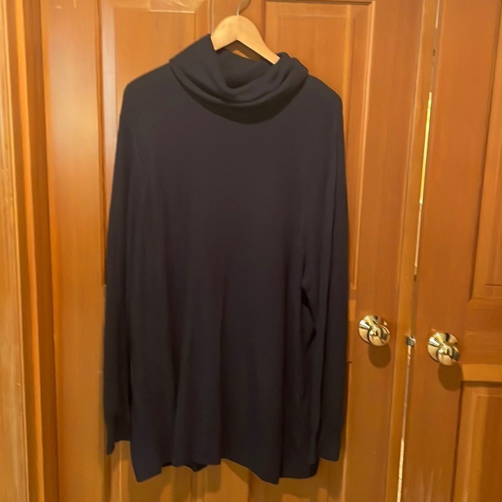 Nwot Universal Standard navy blue turtleneck sweater